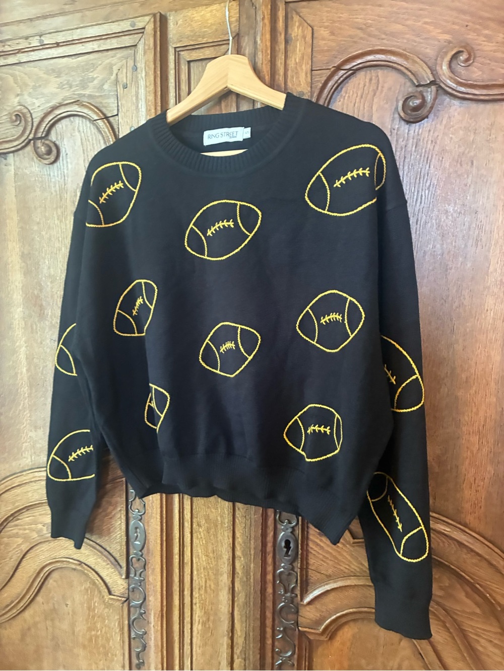 Ring Street Black & Yellow Football Stitching Knit Sweater Size Small - Picture 4 of 7